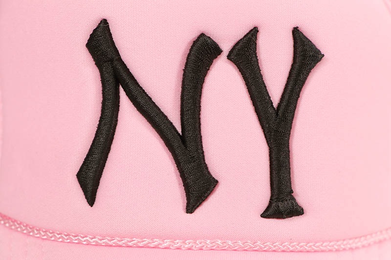 oMA STUDIOS NY TRUCKER HAT (PINK)