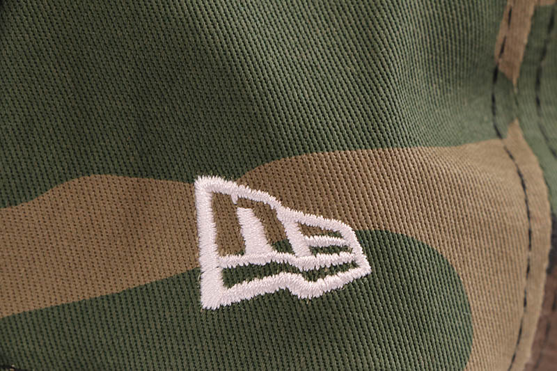 NEW ERA NEW YORK YANKEES 9FIFTY SNAPBACK CAP (GREY UNDER VISOR/WOODLAND CAMO)