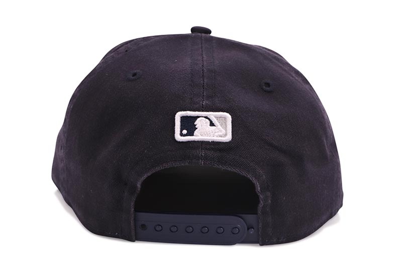 NEW ERA NEW YORK YANKEES THE GOLFER SNAPBACK CAP (JACKIE ROBINSON DAY 2025 SIDE PATCH/GREEN UNDER VISOR/NAVY) 60662375