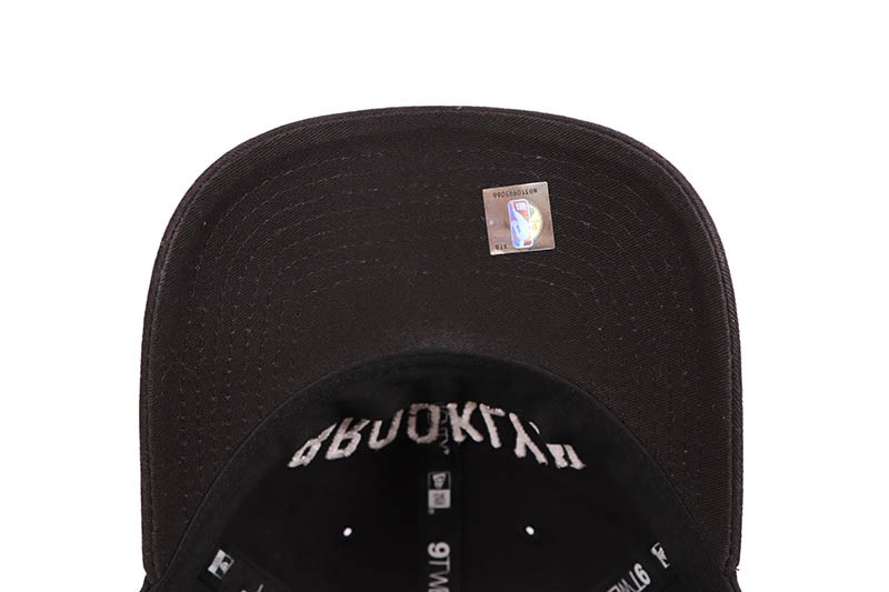 NEW ERA BROOKLYN NETS 9TWENTY ADJUSTABLE CAP (BLACK)