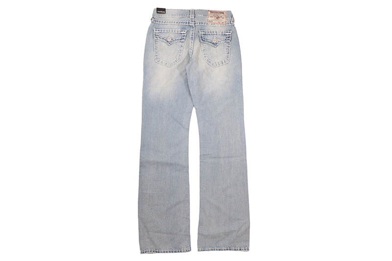 TRUE RELIGION BILLY SUPER T STACKED FLAP BOOTCUT JEAN (110082C:KOLARI LIGHT WASH)