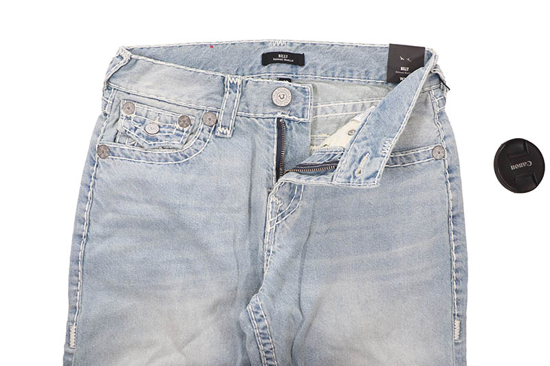 TRUE RELIGION BILLY SUPER T STACKED FLAP BOOTCUT JEAN (110082C:KOLARI LIGHT WASH)