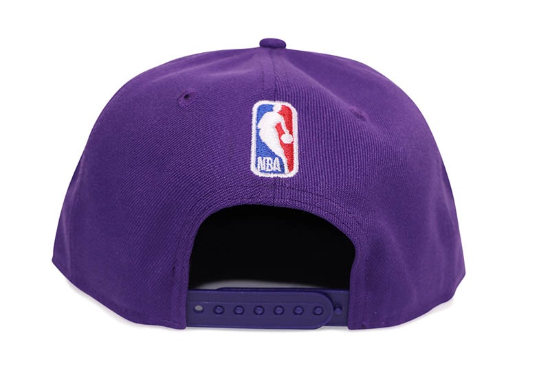 NEW ERA LOS ANGELES LAKERS 9FIFTY SNAPBACK CAP (RHINESTONE LOGO/GREY UNDER VISOR/PURPLE)