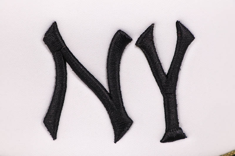 oMA STUDIOS NY TRUCKER HAT (CAMO/WHT)