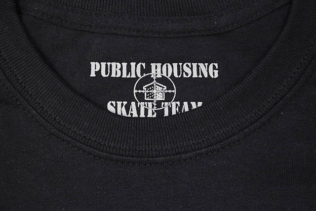PUBLIC HOUSING SKATE TEAM LOGO T-SHIRT (BLACK)