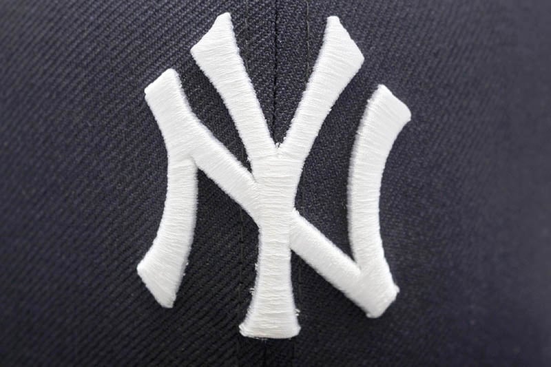 NEW ERA NEW YORK YANKEES 59FIFTY FITTED CAP (1999 WORLD SERIES SIDE PATCH/NAVY)