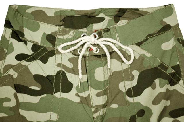 TRUE RELIGION CAMOUFLAGE SWIM SHORTS (TRM416FLC:WOOD LAND