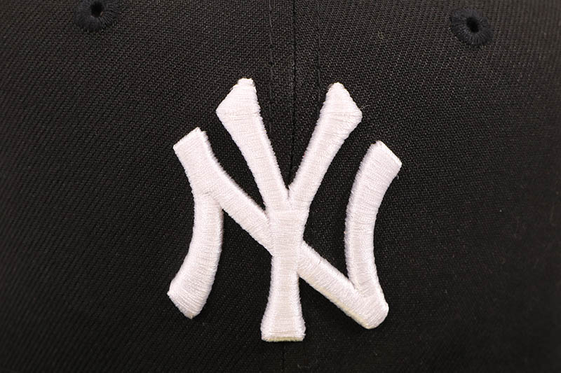 NEW ERA NEW YORK YANKEES 59FIFTY FITTED CAP (NYC PARKS SIDE PATCH/GREY UNDER VISOR/BLACK)