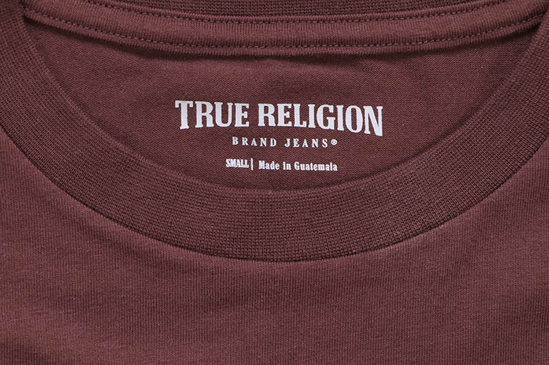 TRUE RELIGION WORLD TOUR LOGO BABY TEE (208541:MAHOGANY)