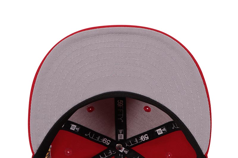NEW ERA NEW YORK YANKEES 59FIFTY FITTED CAP (1999 WORLD SERIES SIDE PATCH/GREY UNDER VISOR/SCARLET)  14489757