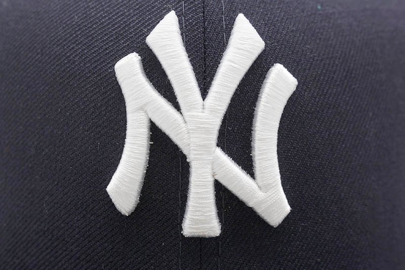 NEW ERA NEW YORK YANKEES 59FIFTY FITTED CAP (1998 WORLD SERIES SIDE PATCH/NAVY)