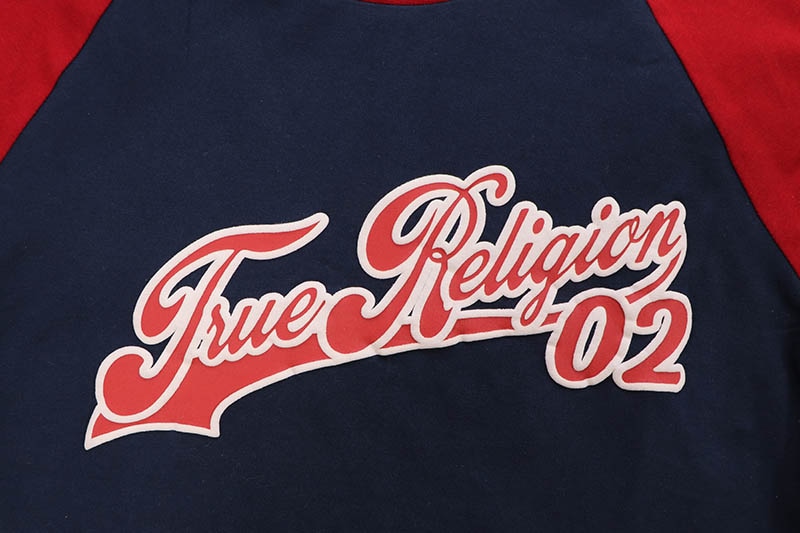 TRUE RELIGION CONTRAST LONG SLEEVE BASEBALL TEE (208408:DRESS BLUE/RED DAHLIA)