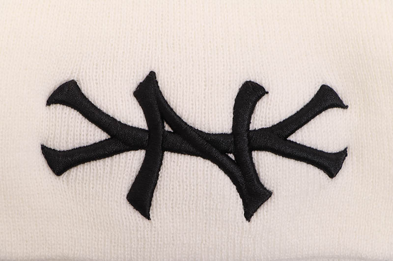 oMA STUDIOS NY SKULLY (WHITE)