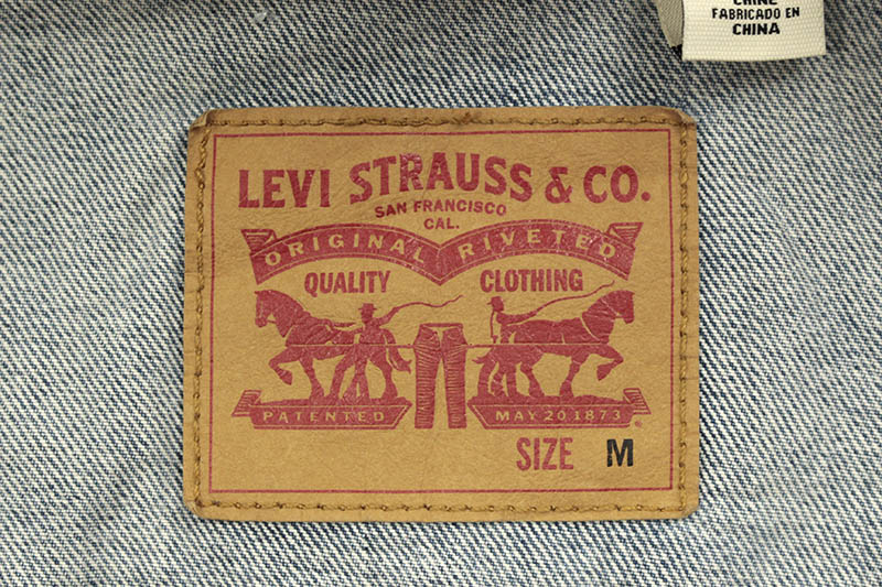 LEVI'S HYBRID HOODED TRUCKER JACKET (745130000:MEDIUM WASH)