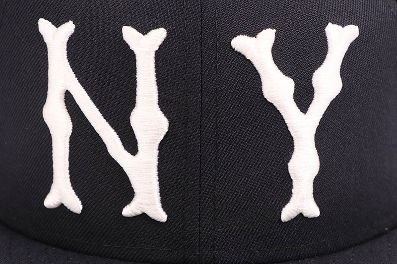 NEW ERA NEW YORK HIGHLANDERS 59FIFTY FITTED CAP (YANKEES 50TH YEAR SIDE PATCH/GREY UNDER VISOR/NAVY) 70945479