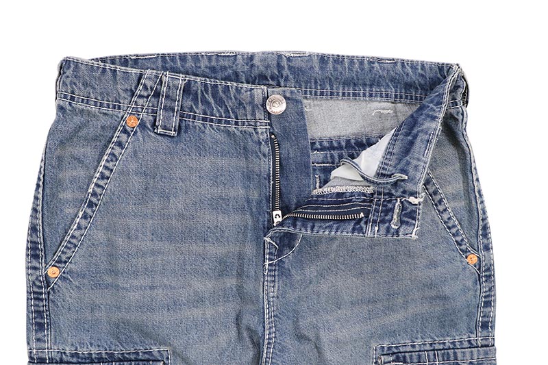 TRUE RELIGION VINNY BIG T ULTRA BAGGY CARGO SHORT (109007:BLUE LEGEND MEDIUM WASH)