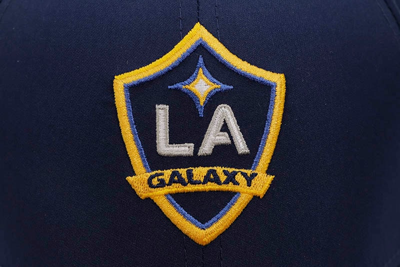 NEW ERA LA GALAXY 9FORTY ADJUSTABLE CAP (NAVY UNDER VISOR/LIGHT NAVY)