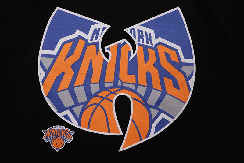 MITCHELL & NESS NEW YORK KNICKS X WU-TANG BLACK T-SHIRT SS22375