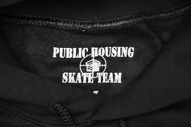 PUBLIC HOUSING SKATE TEAM DO NOT THROW HOODIE (BLACK)