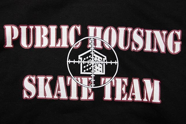 PUBLIC HOUSING SKATE TEAM LOGO HOODIE (BLACK)
