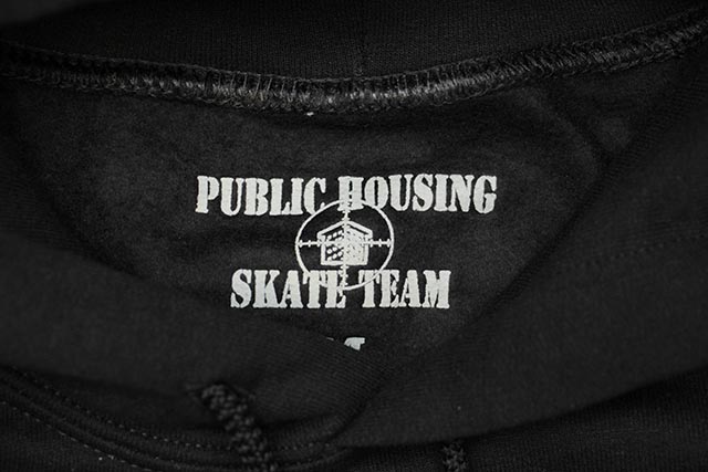 PUBLIC HOUSING SKATE TEAM LOGO HOODIE (BLACK)