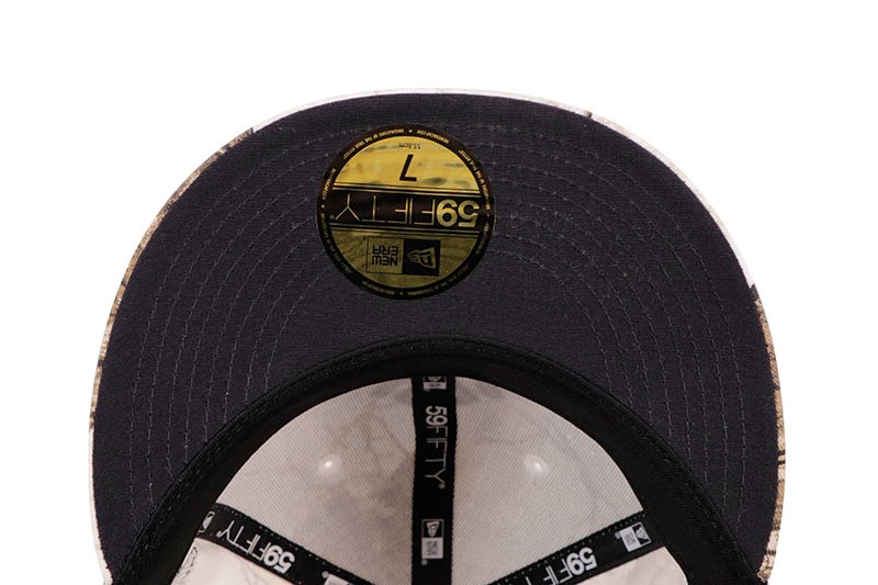 NEW ERA NEW YORK YANKEES 59FIFTY FITTED CAP (1999 WORLD SERIES SIDE PATCH/BLACK UNDER VISOR/REALTREE SNOW CAMO)
