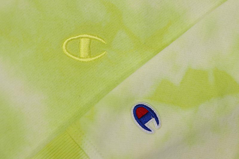 CHAMPION CRUSH DYE FLEECE CREW (S63295-AO1J:CRUSH DYE SWEET GREEN)