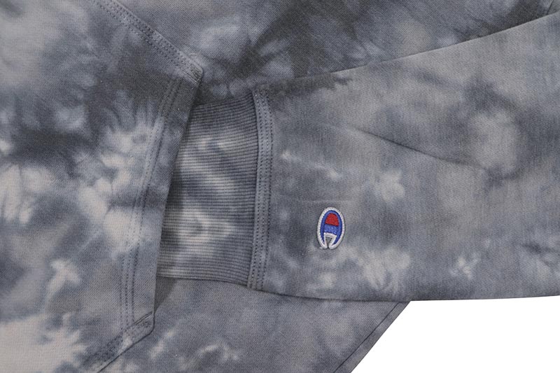 CHAMPION CRUSH DYE FLEECE HOODIE (S63296-AOTJ:CRUSH DYE BLACK)