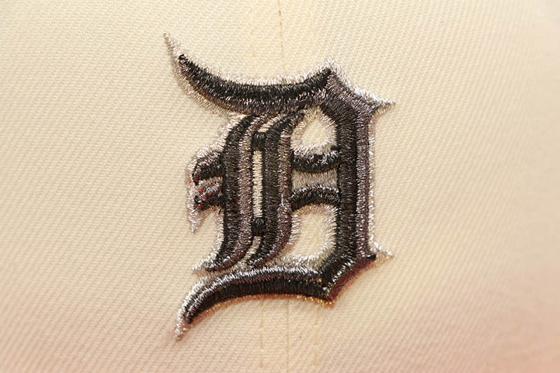 NEW ERA DETROIT TIGERS 59FIFTY FITTED CAP (1935 WORLD SERIES SIDE PATCH/GREY UNDER VISOR/CHROME SCARLET) 70945763