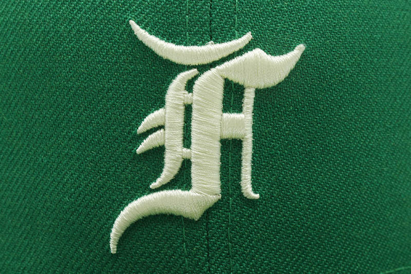 NEW ERA FEAR OF GOD ESSENTIALS 59FIFTY FITTED CAP (KELLY GREEN)