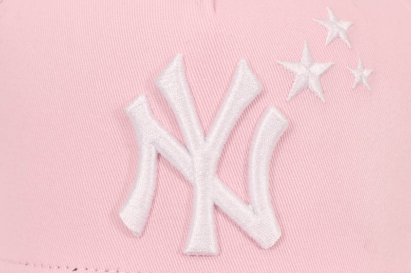NEW ERA NEW YORK YANKEES 9FORTY AF ADJUSTABLE CAP (2000 SUBWAY SERIES 25TH ANNIVERSARY SIDE PATCH/GREY UNDER VISOR/PINK)