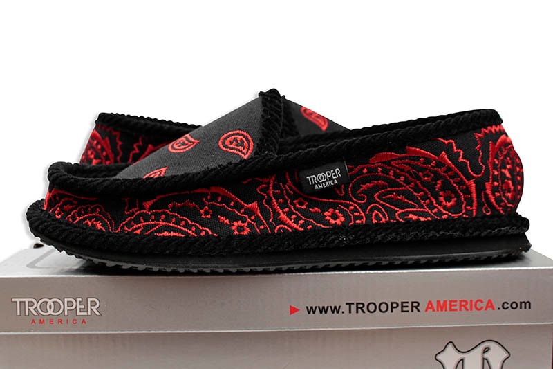 TROOPER EMBROIDERY HOUSE SHOES (KS-002E:BLACK/RED)