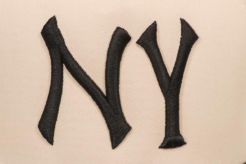 oMA STUDIOS NY CURVED BRIM HAT (CREAM)