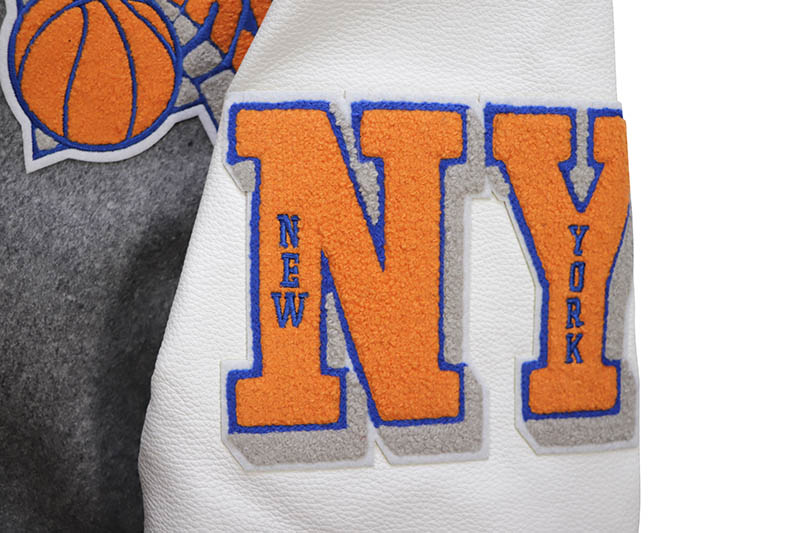 PRO STANDARD NEW YORK KNICKS OLD ENGLISH LOGO WOOL VARSITY JACKET  