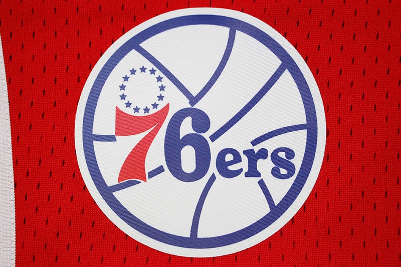 MITCHELL & NESS SWINGMAN SHORTS (PHILADELPHIA 76ERS/ROAD/1996-97) SMSHGS18247