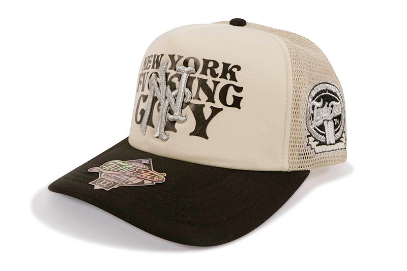 TWNTY TWO NY FVCKING CITY TRUCKER HAT (BEIGE/BLACK)