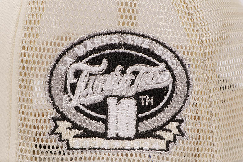 TWNTY TWO NY FVCKING CITY TRUCKER HAT (BEIGE/BLACK)