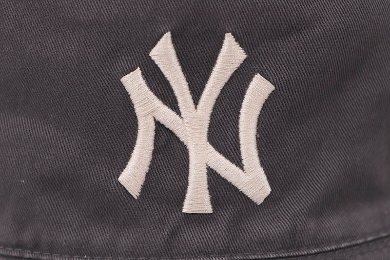 NEW ERA NEW YORK YANKEES REVERSIBLE BUCKET 01 (NAVY/DARK GRAPHITE) 14744770