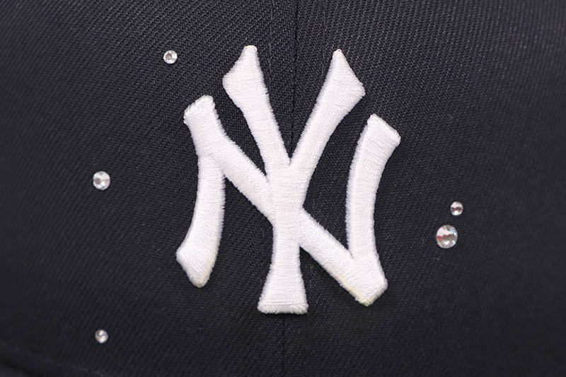 NEW ERA NEW YORK YANKEES NIGHT OUT RHINESTONE 59FIFTY FITTED CAP (NAVY) 14745150