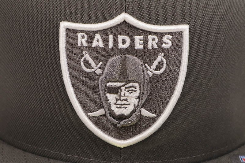 NEW ERA LAS VEGAS RAIDERS 59FIFTY DOG EAR FITTED CAP (DARK PEWTER) 14668178