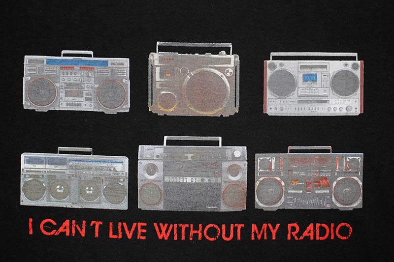 CLASSIC MATERIAL NY I CAN'T LIVE WITHOUT MY RADIO T-SHIRT (BLACK)