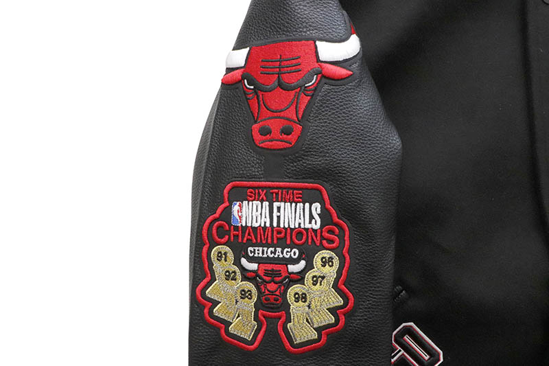 PRO STANDARD CHICAGO BULLS VARSITY JACKET (BCB651681:BLACK)