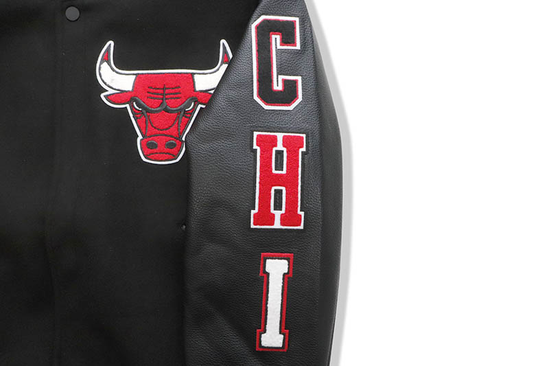 PRO STANDARD CHICAGO BULLS VARSITY JACKET (BCB651681:BLACK)