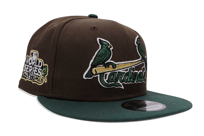 NEW ERA ST. LOUIS CARDINALS 9FIFTY SNAPBACK CAP (2011 WORLD SERIES SIDE PATCH/GREY UNDER VISOR/WALNUT DARK GREEN)