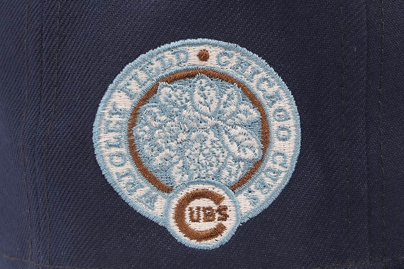 NEW ERA CHICAGO CUBS 59FIFTY FITTED CAP (WRIGLEY FIELD CUSTOM SIDE PATCH/GREY UNDER VISOR/NAVY)