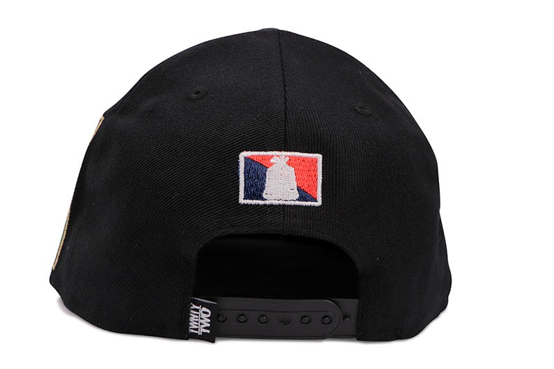 TWNTY TWO DSNY SNAPBACK CAP (BLACK)