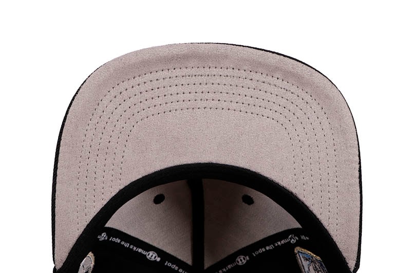 TWNTY TWO DSNY SNAPBACK CAP (BLACK)