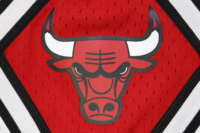 MITCHELL & NESS SWINGMAN SHORTS (CHICAGO BULLS/HOME/1997-98) SMSHCP18151