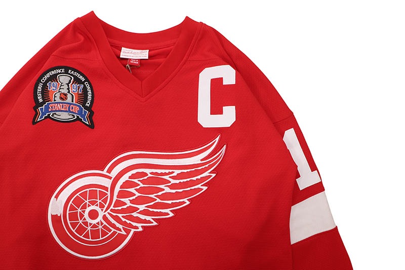 MITCHELL & NESS POWER PLAY PLAYER JERSEY (DETROIT REDWINGS/1996-97:STEVE YZERMAN/#19/RED) JY9015