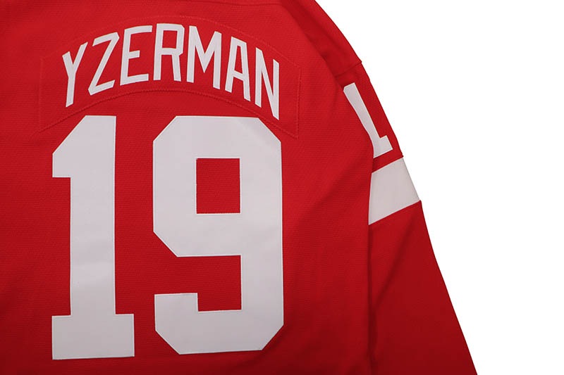 MITCHELL & NESS POWER PLAY PLAYER JERSEY (DETROIT REDWINGS/1996-97:STEVE YZERMAN/#19/RED) JY9015